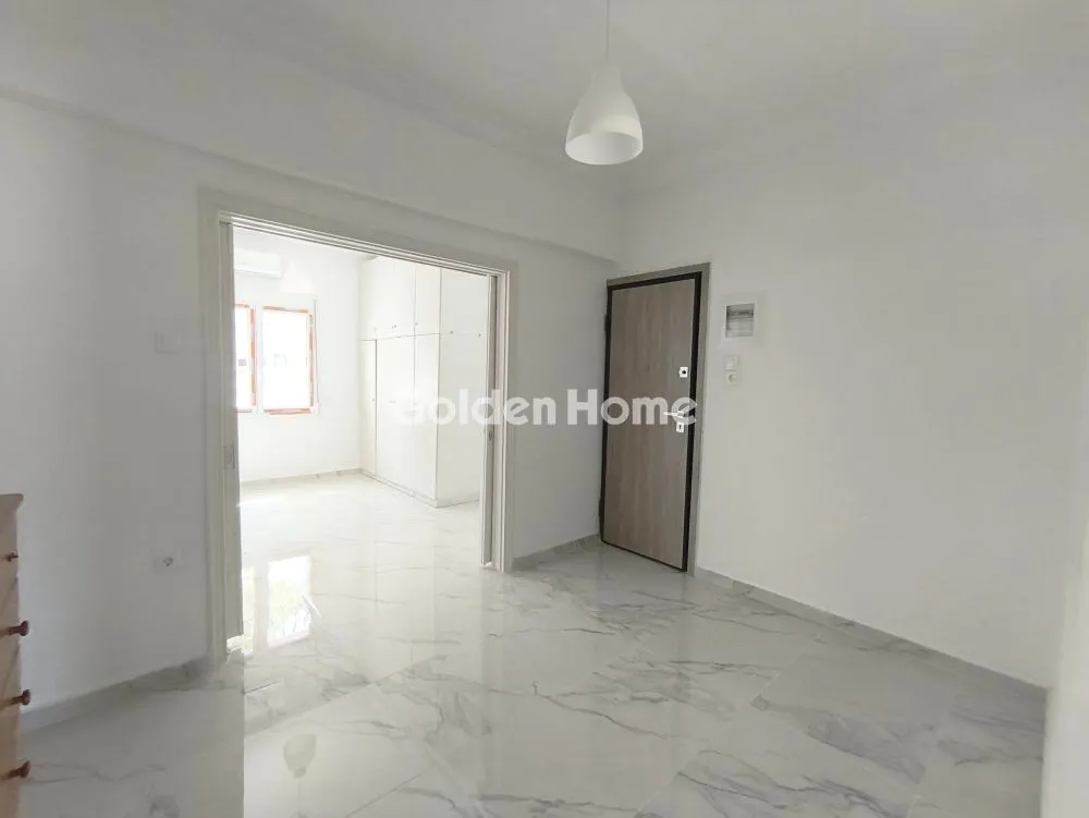 Entrée - Fully Renovated Apartment with Balcony in Upper Ymittos