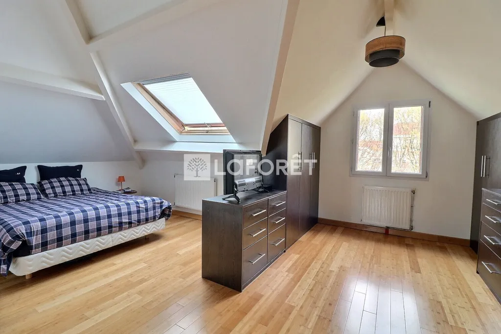 Stanze - House with Garden in Rueil Malmaison