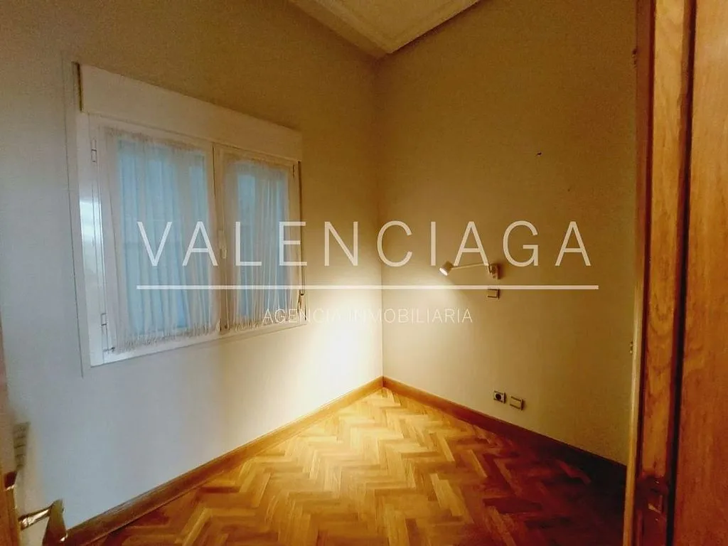 Pièces - Modern Apartment with Terrace in City Centre