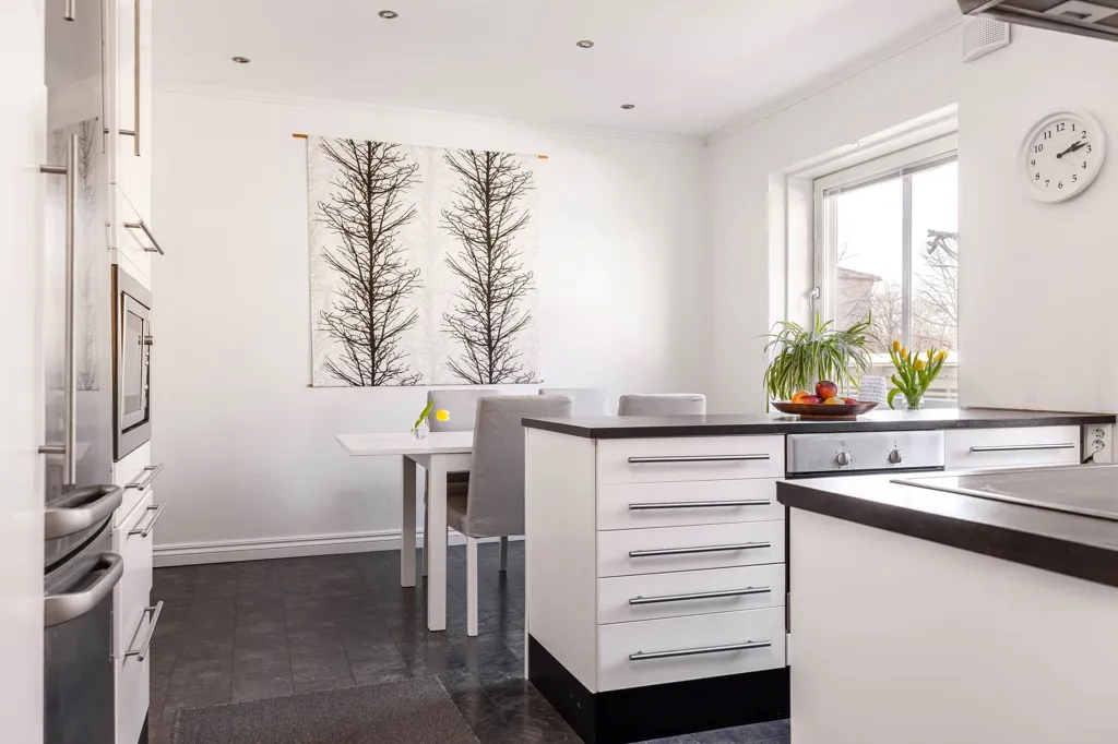 Cuisine - Apartment with Balcony in Tannefors, Linköping