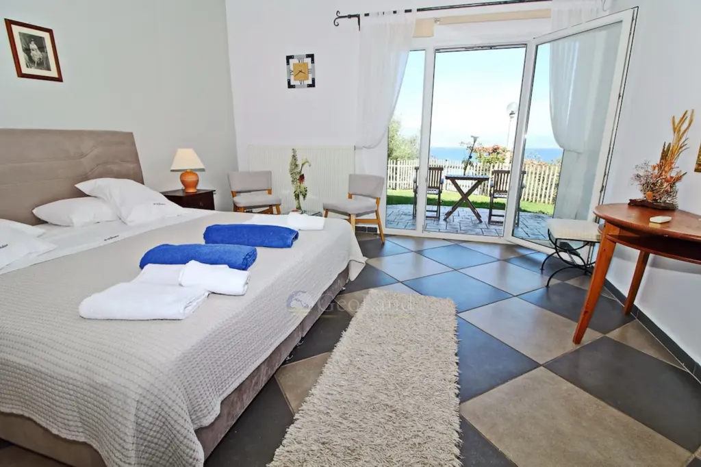 Magamistoad - Beachfront Villa with Private Beach in Corfu