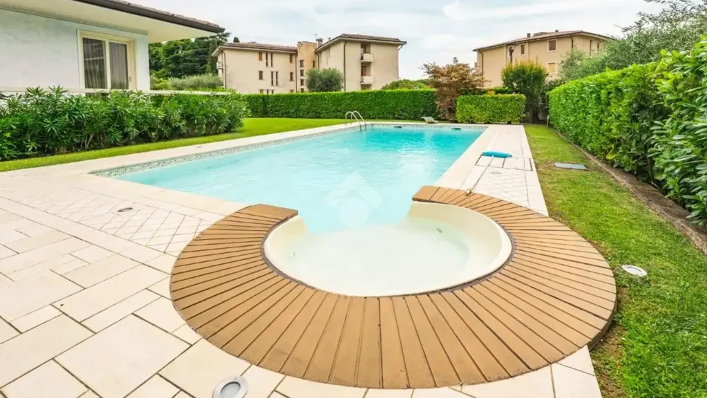 Bassein - Villa with Pool near Lake Garda