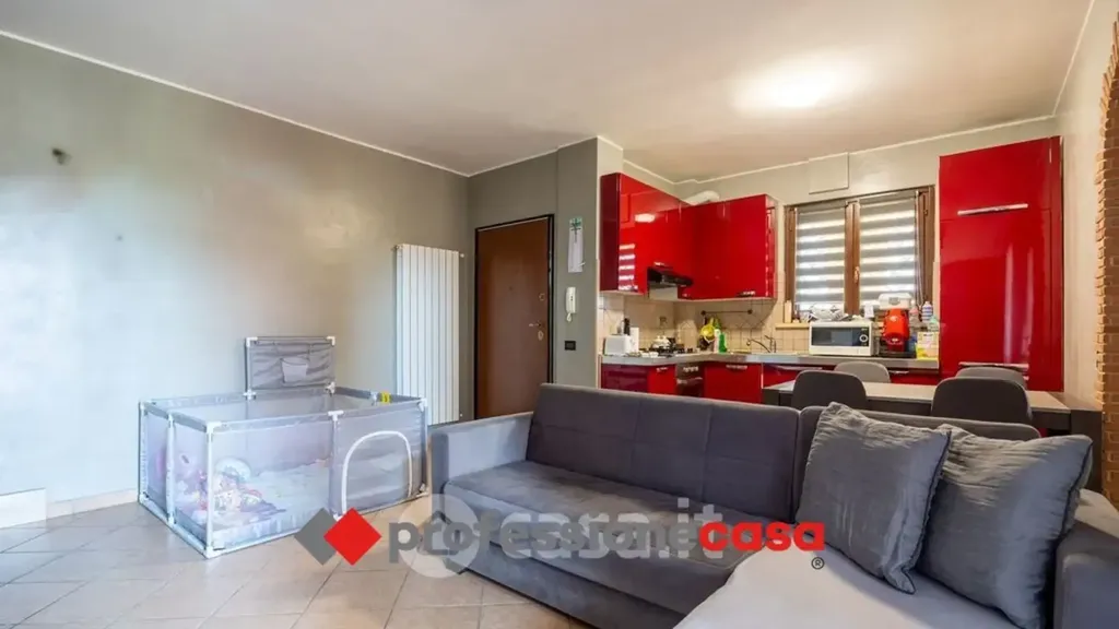 Soggiorno - Casa indipendente con giardino a Pomezia