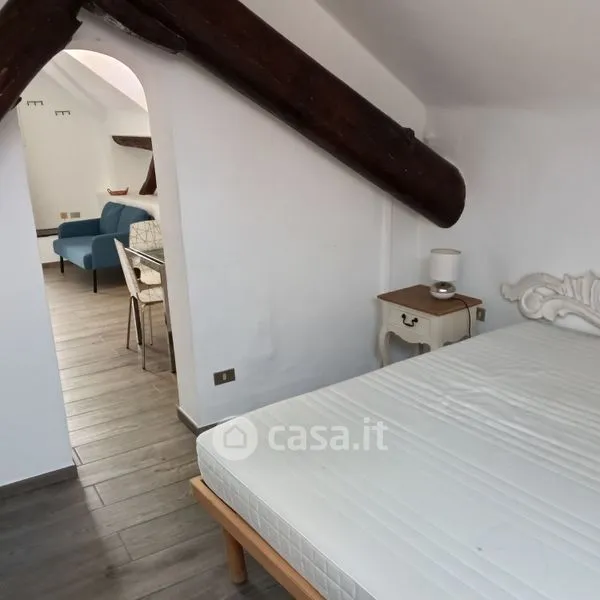 Chambres - Mansarded Studio in Historic Building, Genoa