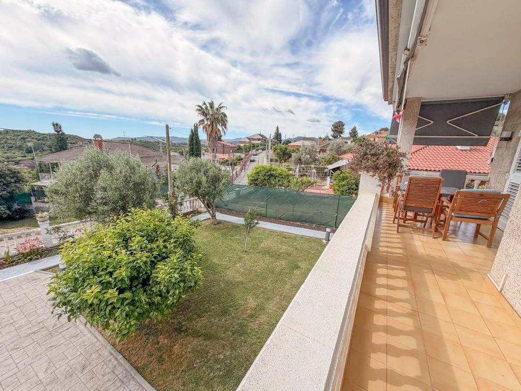 Balcon - Luxury House with Pool in Castellbisbal