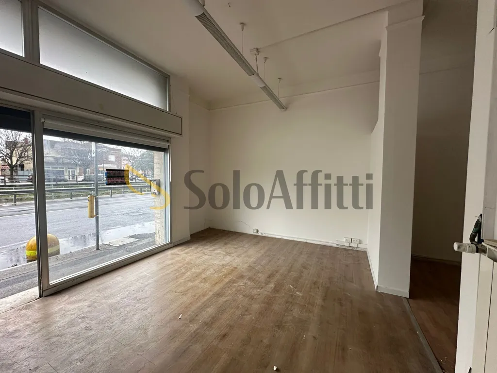 Toad - Commercial Space with 30m² Frontage in Central Area
