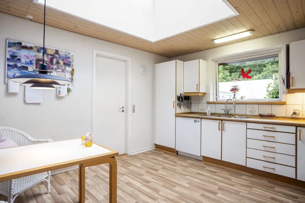 Köök - Villa with River Access in Lysbro