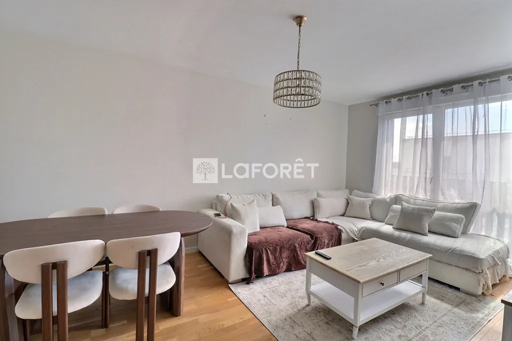Elutuba - 3-Bedroom Apartment with Balcony in Vitry-sur-Seine