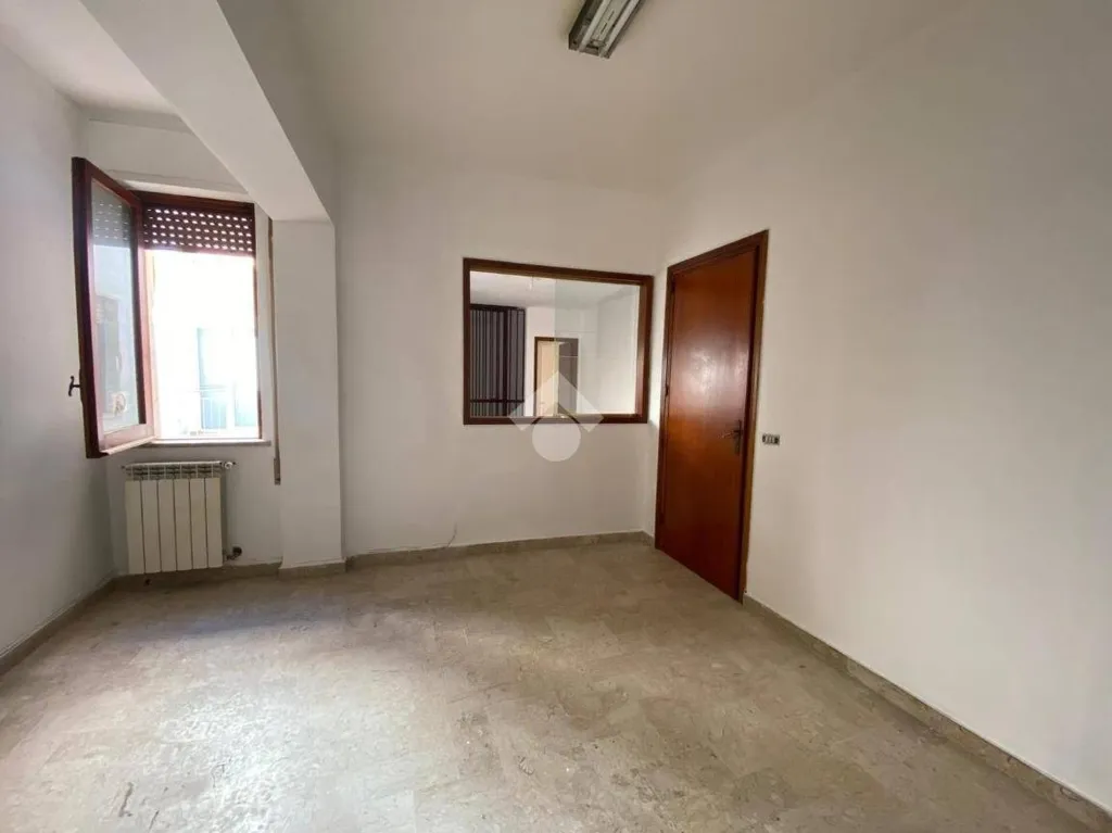 Toad - Office Space with Balcony in Marsala