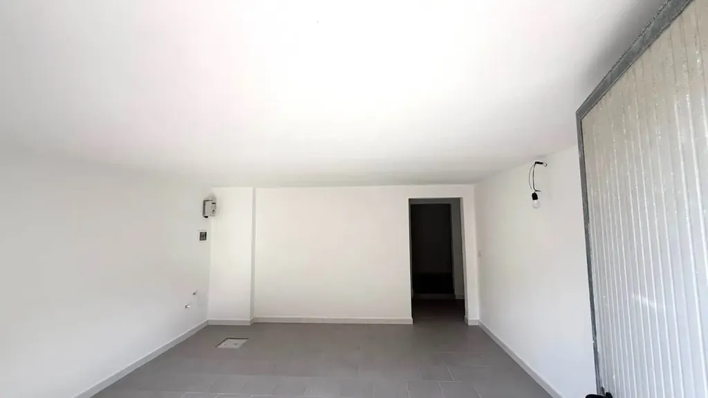 Garaaž - Rustic Apartment with Balcony in Cecina