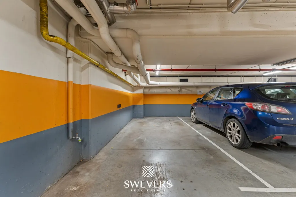 Garage - Apartment with Balcony in Hasselt