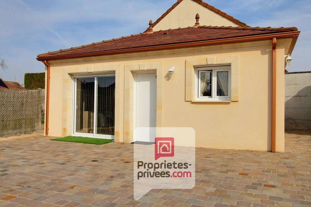 Extérieur - Maison Contemporaine avec Studio Indépendant à Amilly