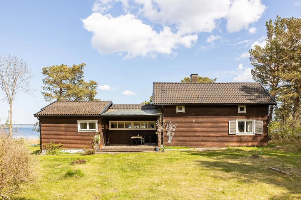 Välivaade - Charming Seafront Property in Stenskär