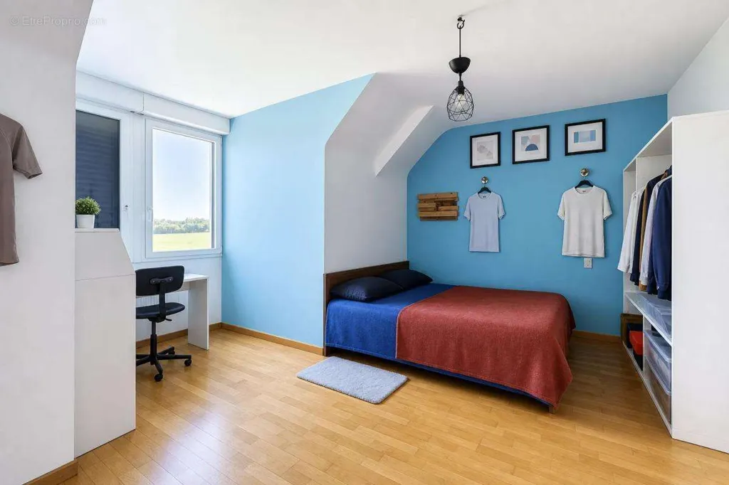 Bedrooms - Large House with Pool in Château-Gontier