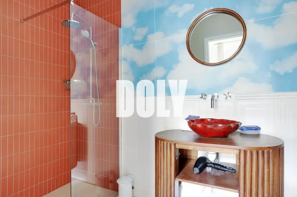 Vannitoad - Refurbished Parisian Flat with East View