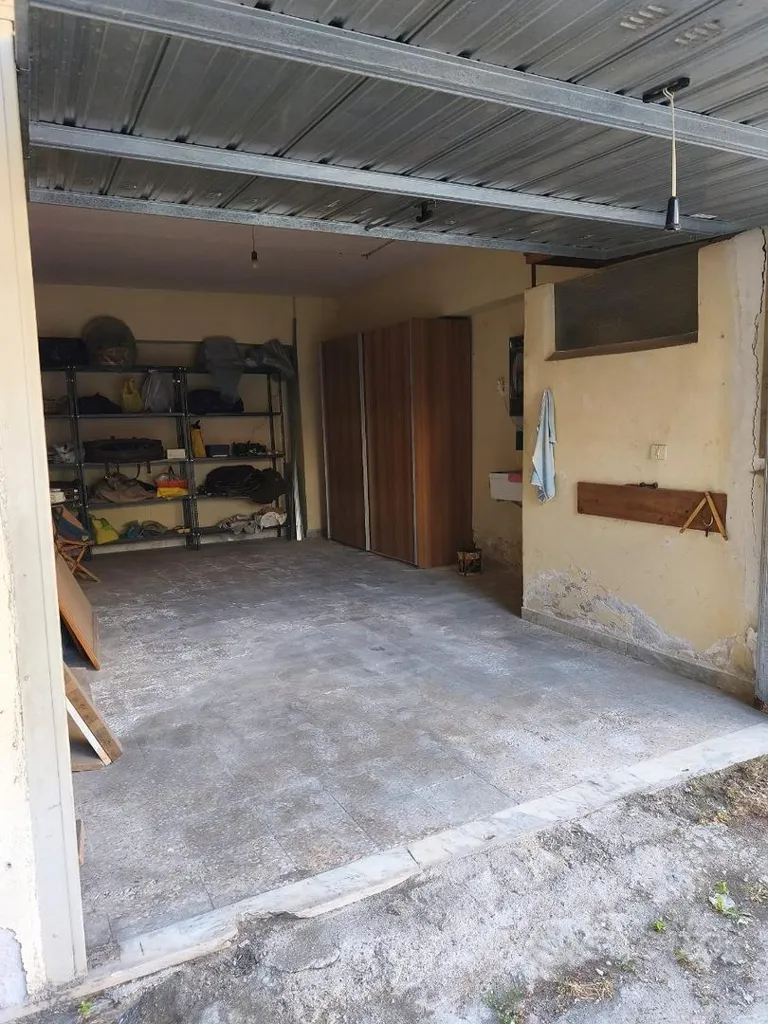 Garaaž - Garage with Private Bathroom in Via Graziella