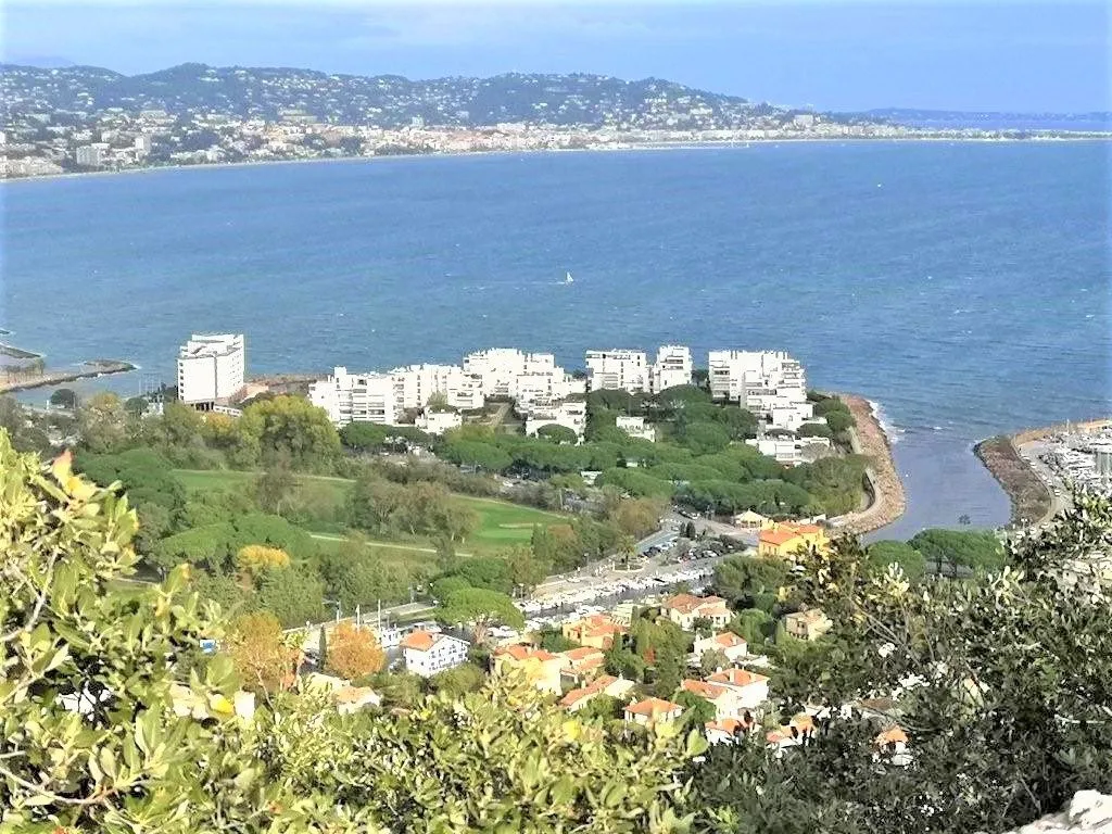 Luxury Flat with Sea View in Mandelieu-la-Napoule