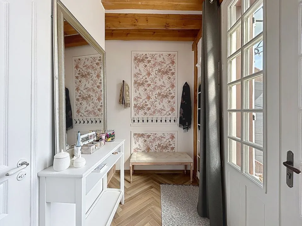 hallway_entrance