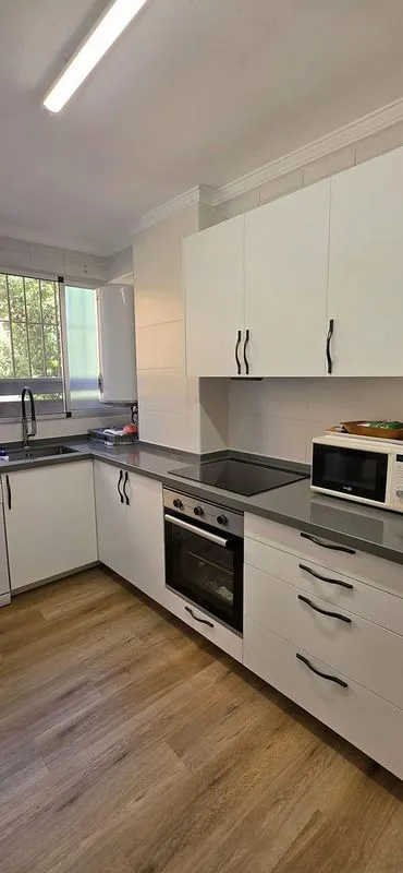 Köök - Bright Apartment with Garage in Parque del Sur