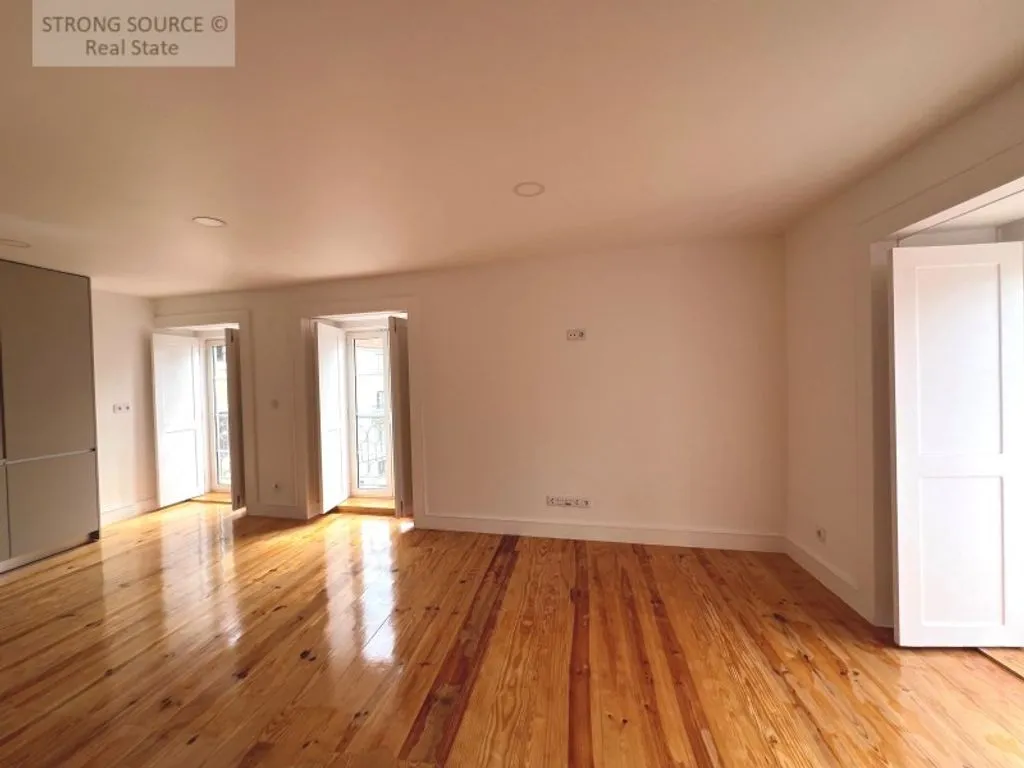 Toad - Luxury Apartments with River View in Graca, Lisbon