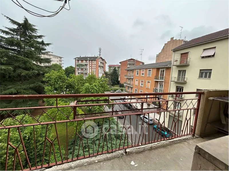 Balcon - Three-Bedroom Apartment with Balcony in Vercelli