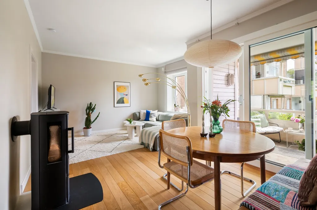 Söögituba - 3-Bed Apartment with South-Facing Balcony in Lille Ekeberg