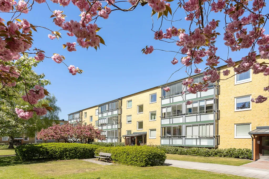 Aed - Apartment with West-Facing Glass Balcony in Malmö