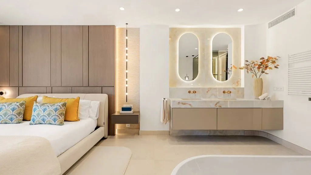 Salles de bain - Beachfront Penthouse with Rooftop Spa in Estepona