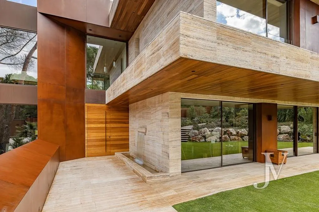 Terrass - Luxury Villa with Pool in Montealina, Madrid