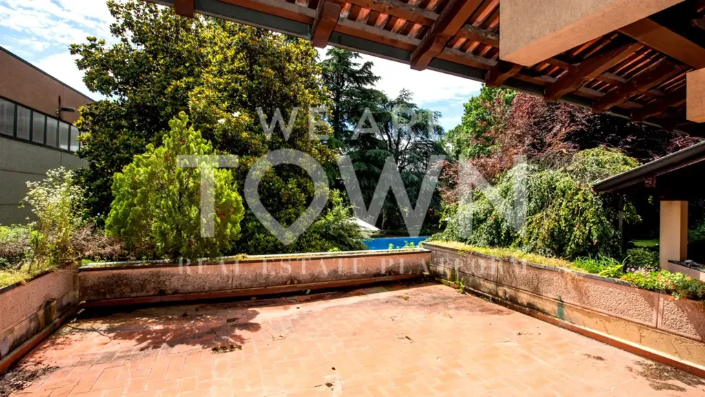Terrasse - Luxury Villa with Pool in Cairate, Lombardy