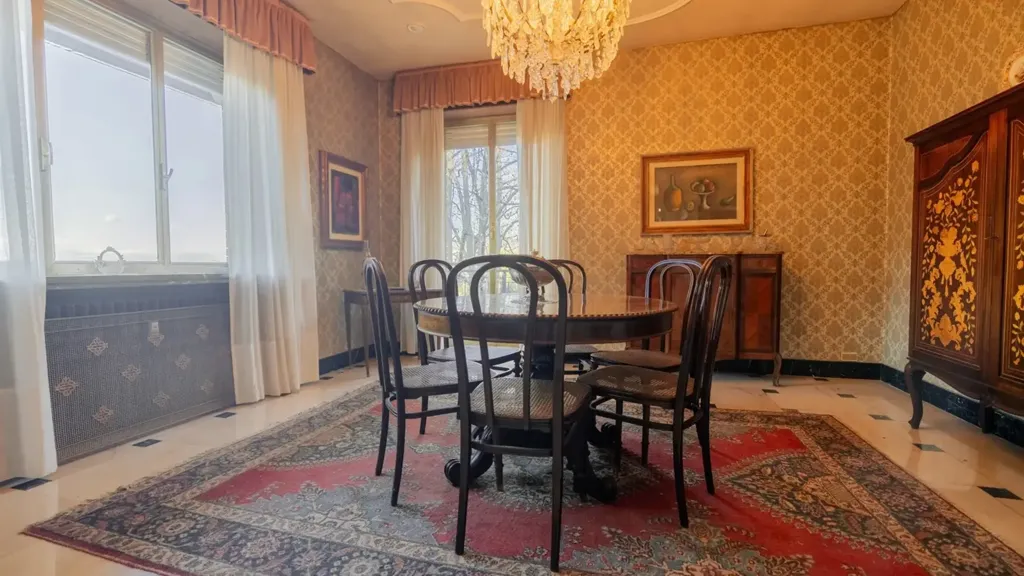 Salle à manger - Penthouse with Terraces in Torino's Crimea