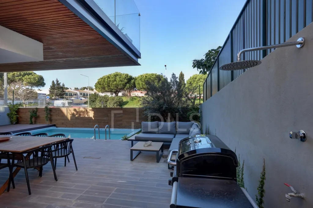 Bassein - Contemporary House with Pool in Cascais