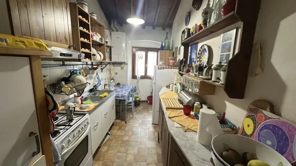Cuisine - 5-Room Apartment in Pontassieve Centre