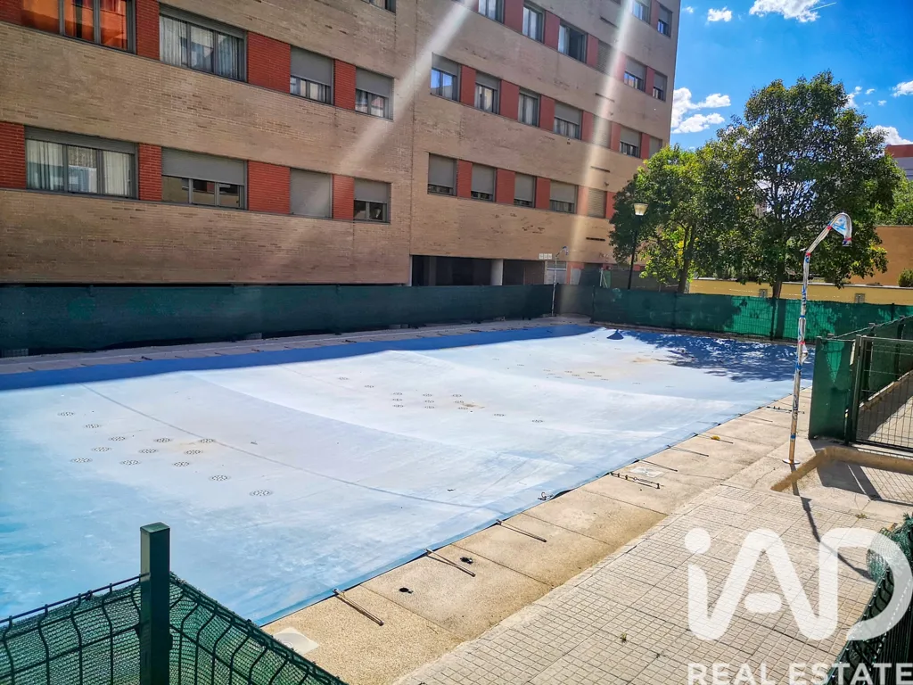 Bassein - Garage with Pool Access in Alcobendas