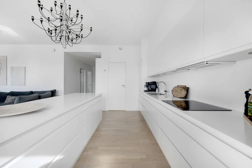 Cuisine - 3-Bed Apartment with Balcony in Taffeltårnet