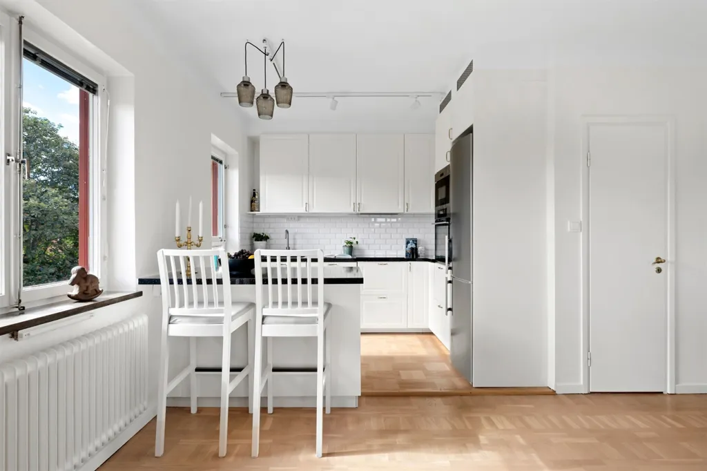 Cuisine - Modern Flat with South-Facing Balcony in Riksby
