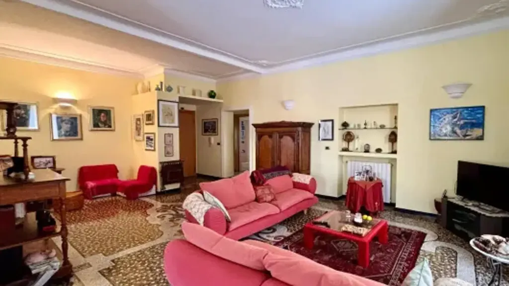 Living Room - Apartment with Balcony in Sestri Ponente
