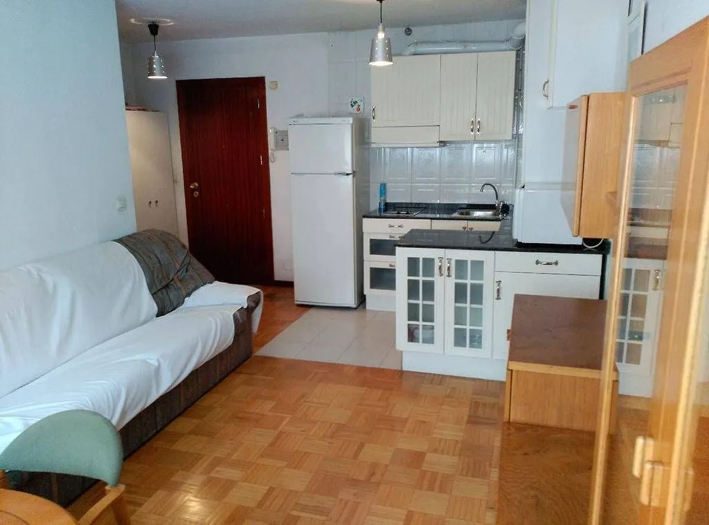 Köök - Ample 2-Bedroom Apartment with South View in San Adrián