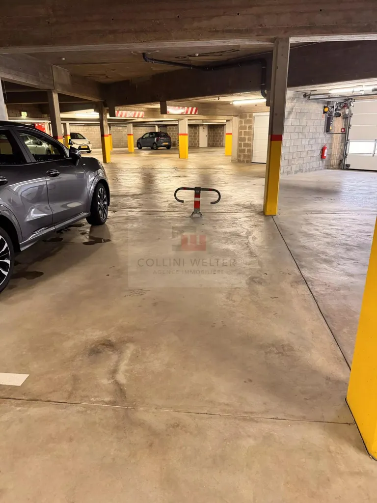 Garage - Place de parking en sous-sol à Lamadelaine