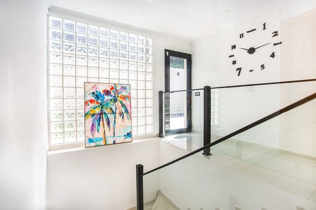 Pièces - Detached Villa with Pool and Ocean Views, Costa Adeje