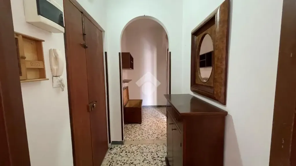 Esik - Bright Apartment with Balcony in Ceglie Messapica