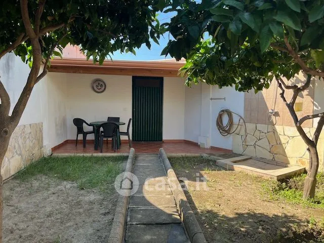 Aed - Rustic Villa with Garden in Saponara