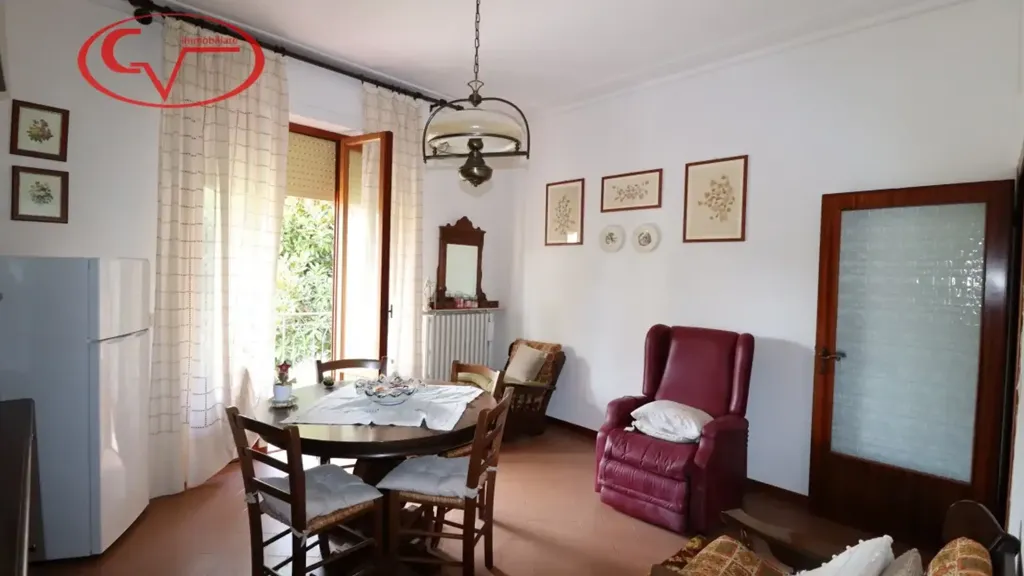 Salle à manger - Trifamiliare Villa with Garden in Montevarchi