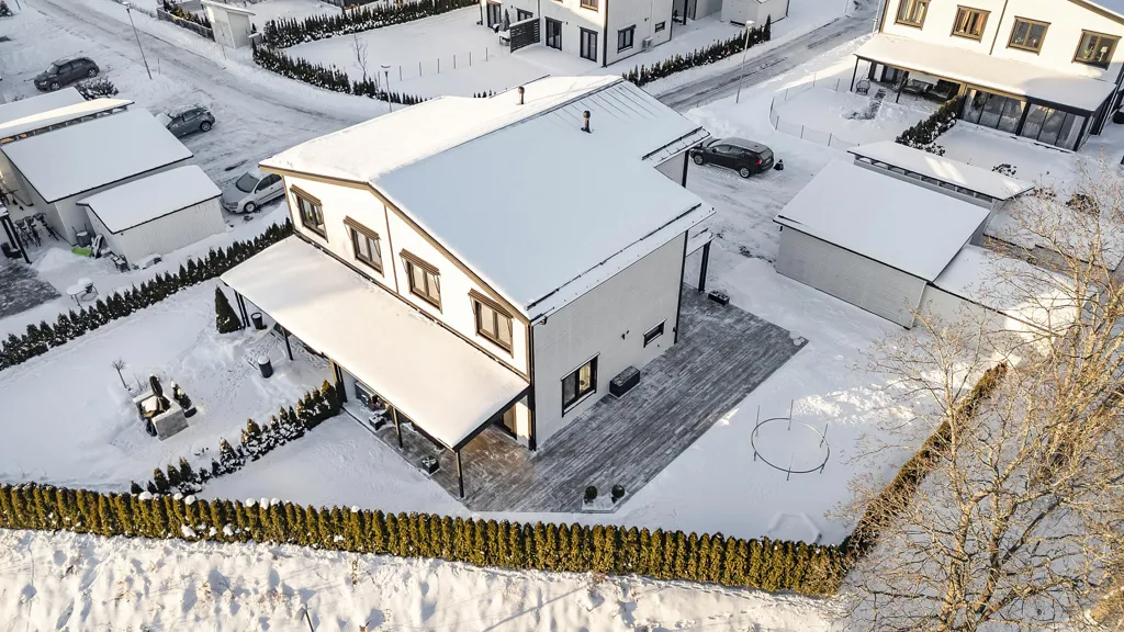 Aerial - Modern Bostadsrätt with Corner Location in Arboga