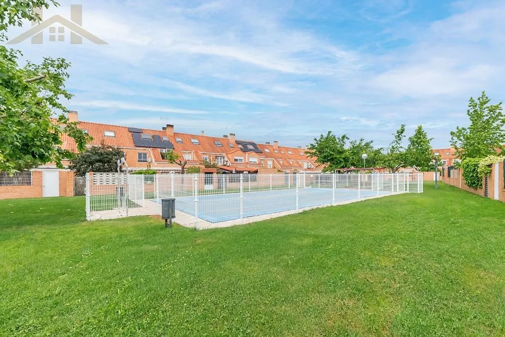 Aed - Terraced House with Pool in El Leguario