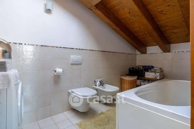 Salles de bain - Lakefront Apartment in Dongo with Terrazzo