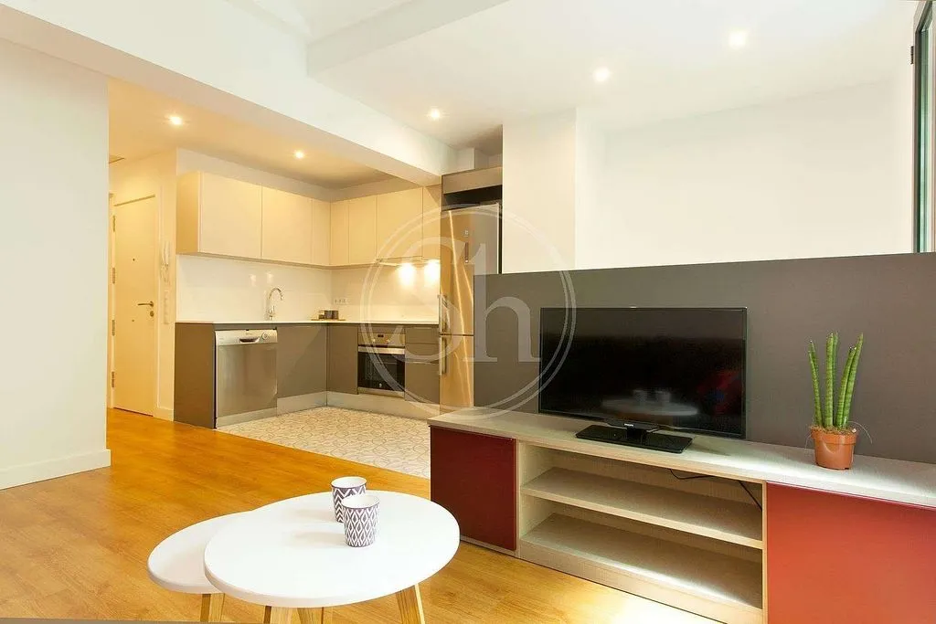 Living Room - Furnished Flat with Balcony in Eixample