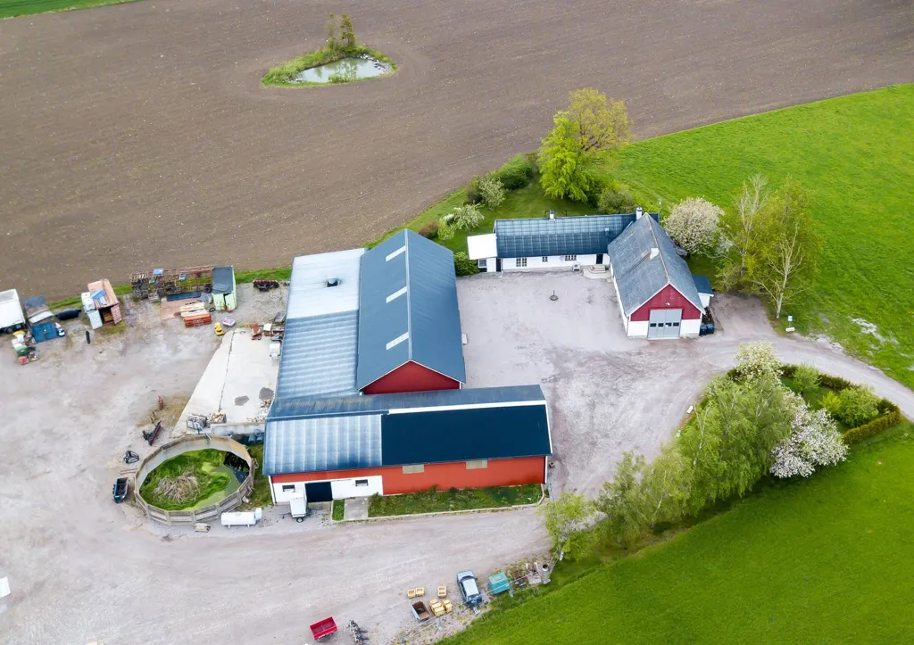 Vue aérienne - Farm with Workshop and Land in Sjöbo, Skåne