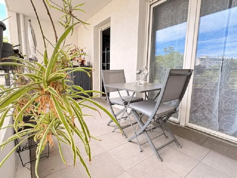 Balcon - Appartement 3 Pièces avec Terrasse à Marseille