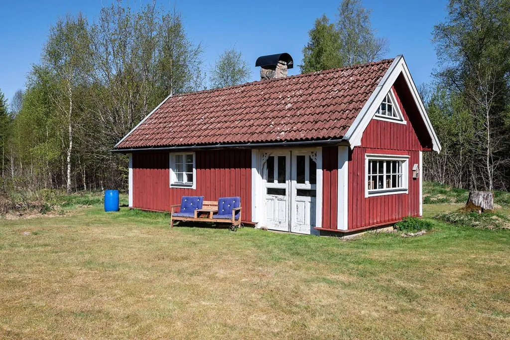 Välivaade - Traditional Cottage by Lake in Hillared